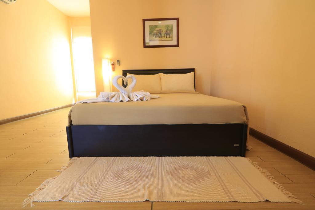 Baiyoke Chalet Hotel Mae Hong Son Exteriör bild